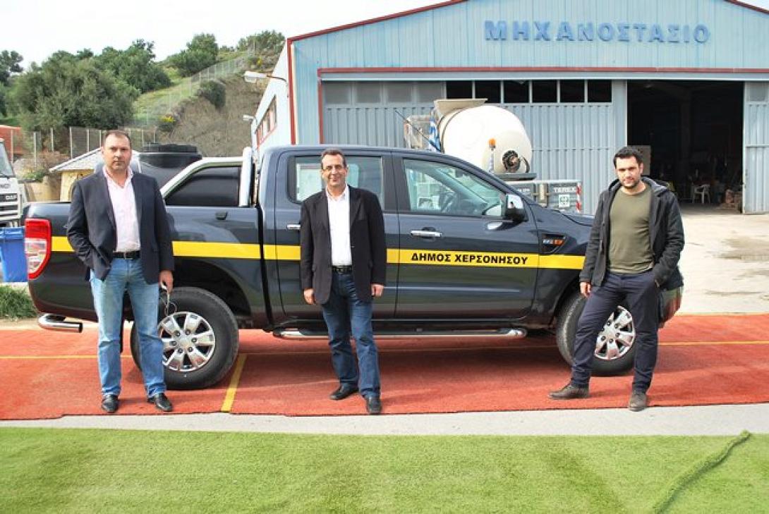 Προμήθεια φορτηγού αυτοκινήτου και δεξαμενής μεταφοράς νερού από το Δήμο Χερσονήσου