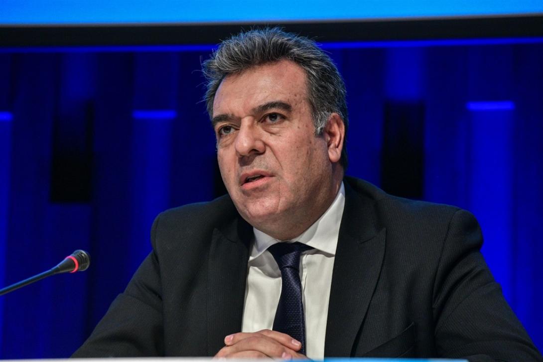 Μάνος Κόνσολας