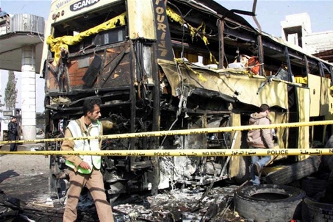 42 νεκροί στο Πακιστάν από σύγκρουση λεωφορείου με φορτηγό