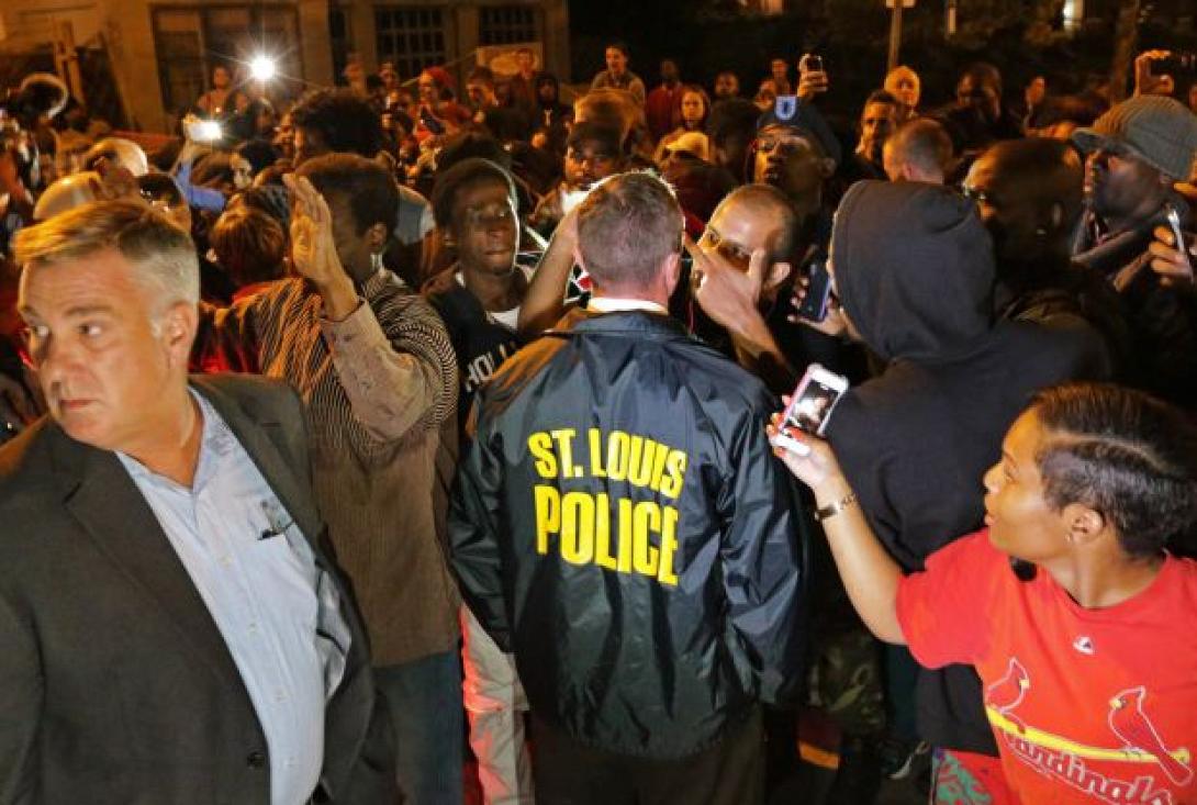 ΗΠΑ: Αστυνομικός σκότωσε 18χρονο στο ταραγμένο Σεντ Λούις