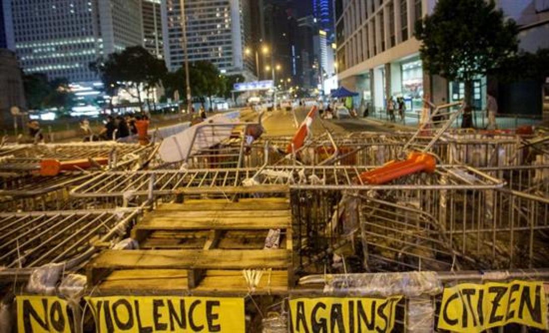 Χονγκ Κονγκ: Η αστυνομία απομάκρυνε οδοφράγματα