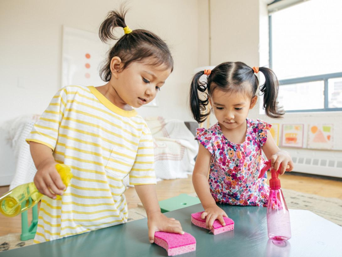 παιδιά-απολυμανση