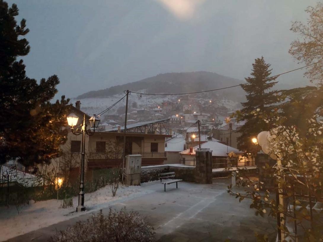 χιόνια ελασσόνα