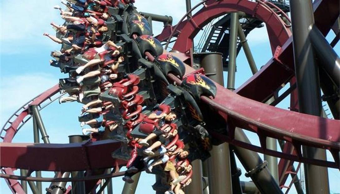 τρενάκι λούνα παρκ