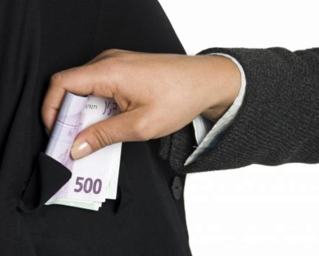 Εφοριακός ζήτησε φακελάκι 650.000 ευρώ