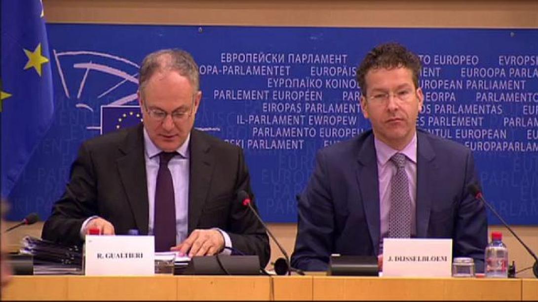 Σε εξέλιξη η συζήτηση του προέδρου του Eurogroup στο ΕΚ