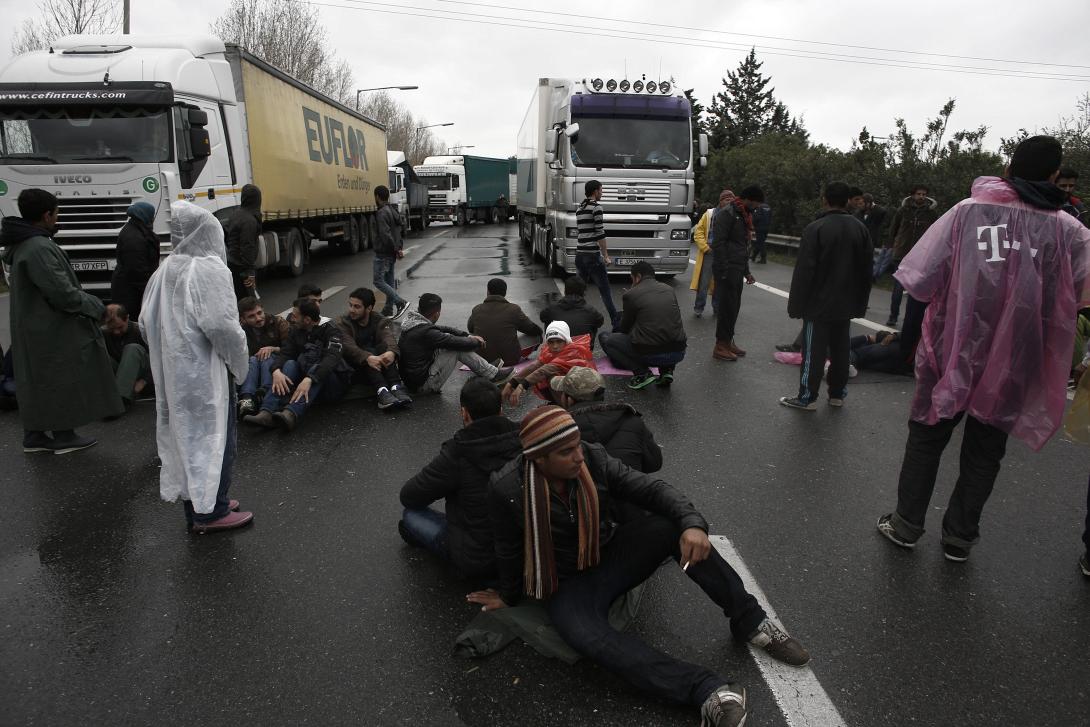 Κλειστή παραμένει η εθνική οδός Θεσσαλονίκης - Ευζώνων