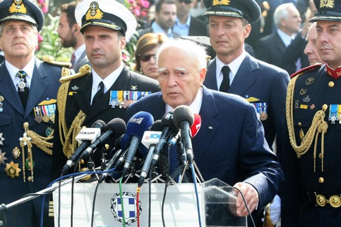 Κάρολος Παπούλιας: Θα ξεπεράσουμε την κρίση, δε θα μας νικήσει.