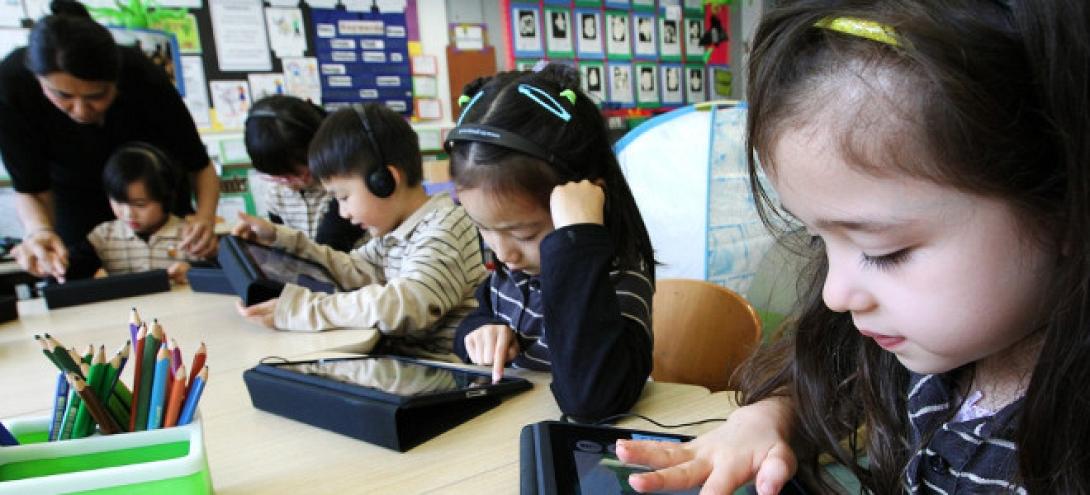Η ψηφιακή νοημοσύνη στα 6χρονα παιδιά "βάζει κάτω" τους 45αρηδες