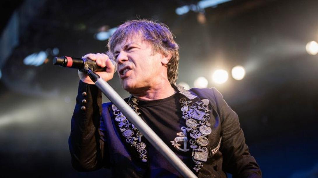 Πάσχει από καρκίνο ο τραγουδιστής των Iron Maiden