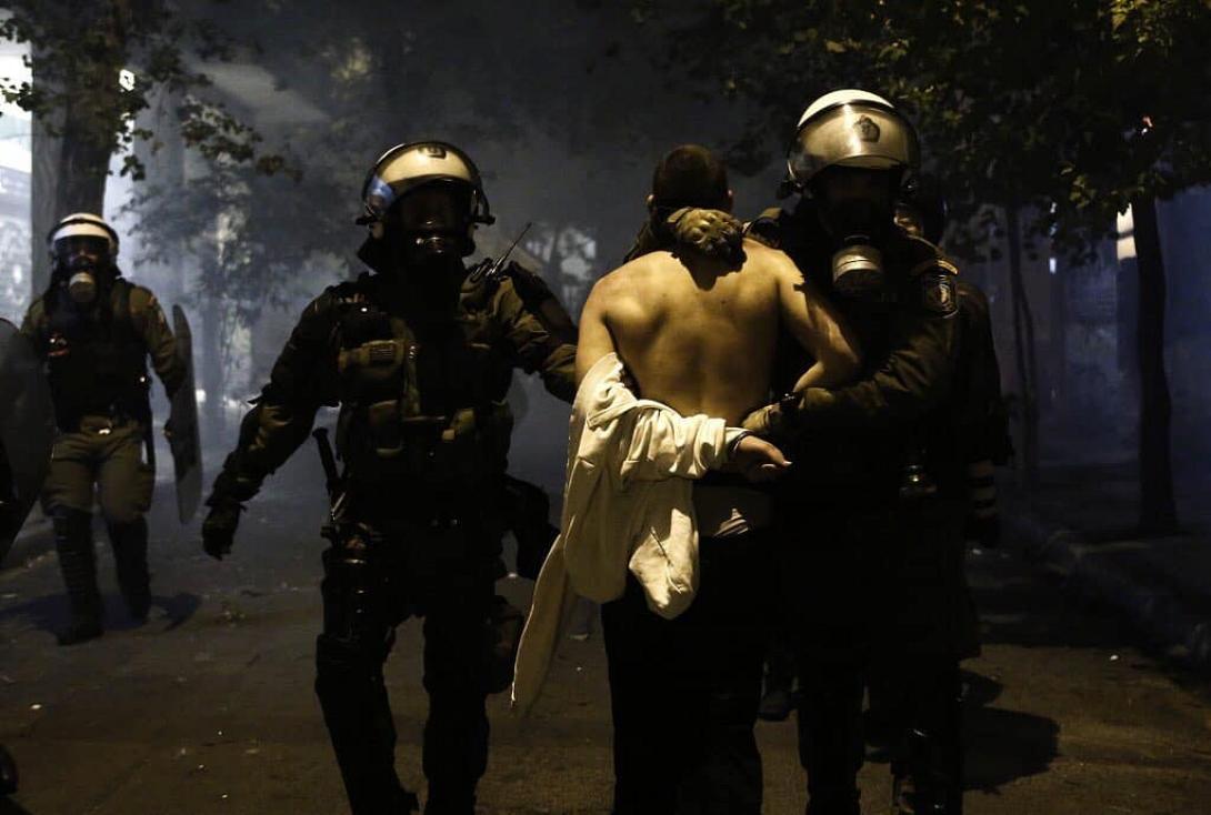 ΜΑΤ αστυνομια συλληψη.jpg