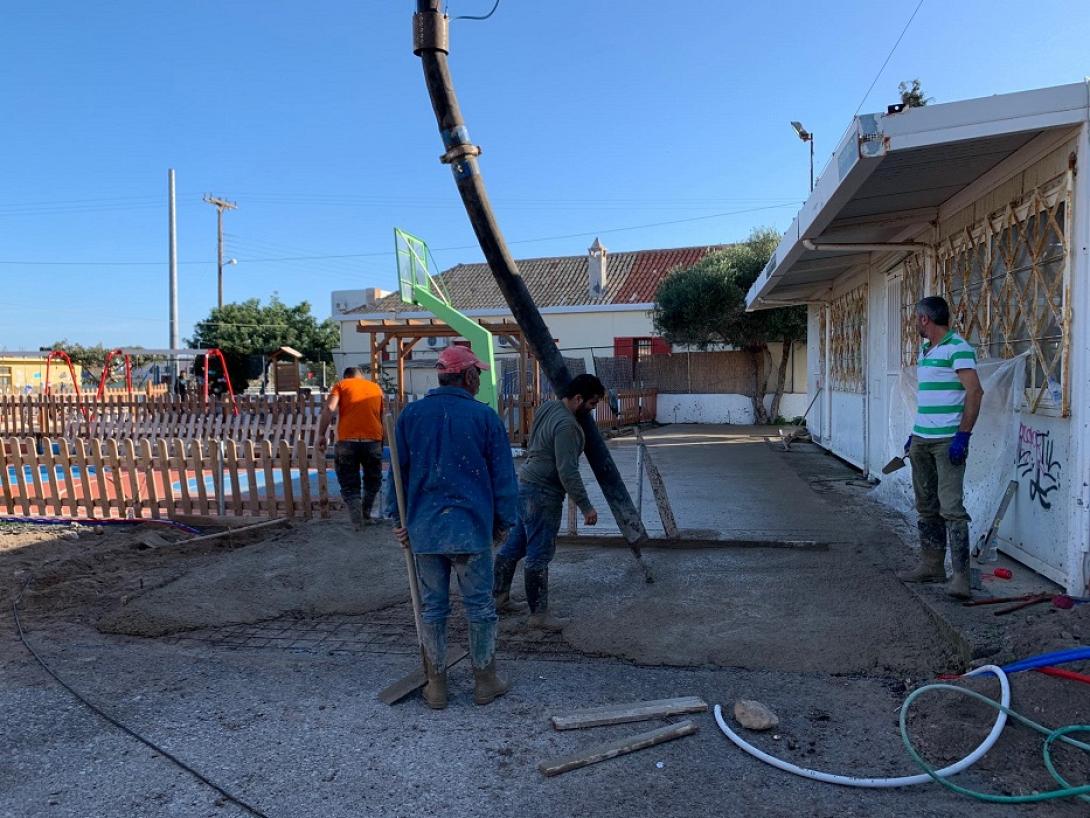 Εργασίες σε δημοτικό σχολείο Σισίου και στην παιδική χαρά