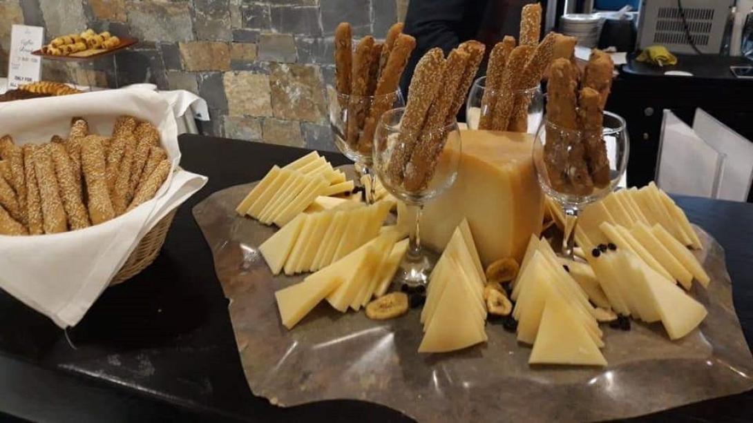 οι τουρίστες γεύτηκαν τοπικά προϊόντα