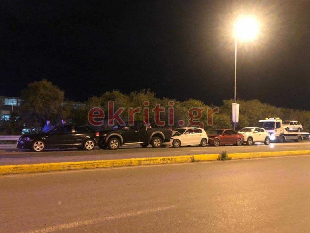 Έξι οχήματα συγκρούστηκαν διαδοχικά.