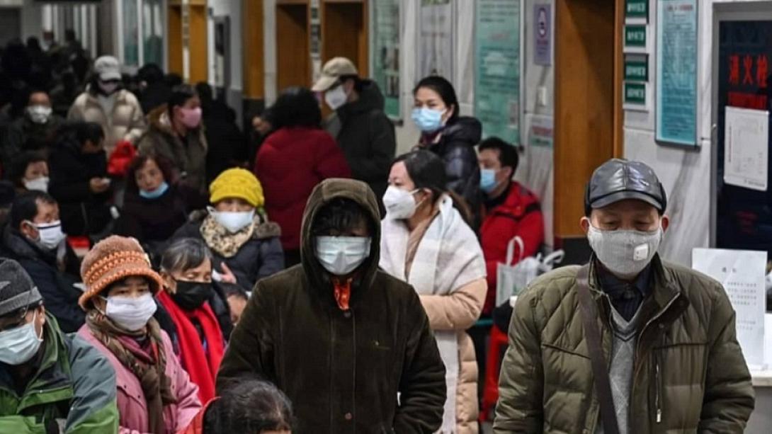 Κυκλοφορούν στους δρόμους με τις μάσκες