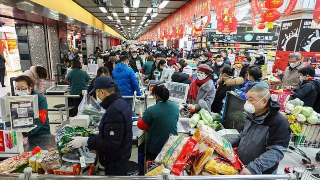 Στα καταστήματα με μάσκες οι κινέζοι