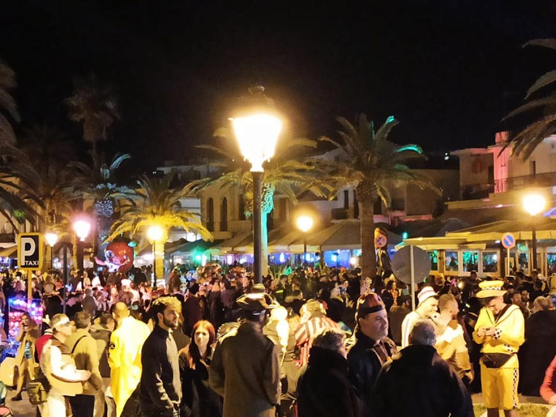 Ο κορωνοϊός, δεν ...πτόησε τους καρναβαλιστές.