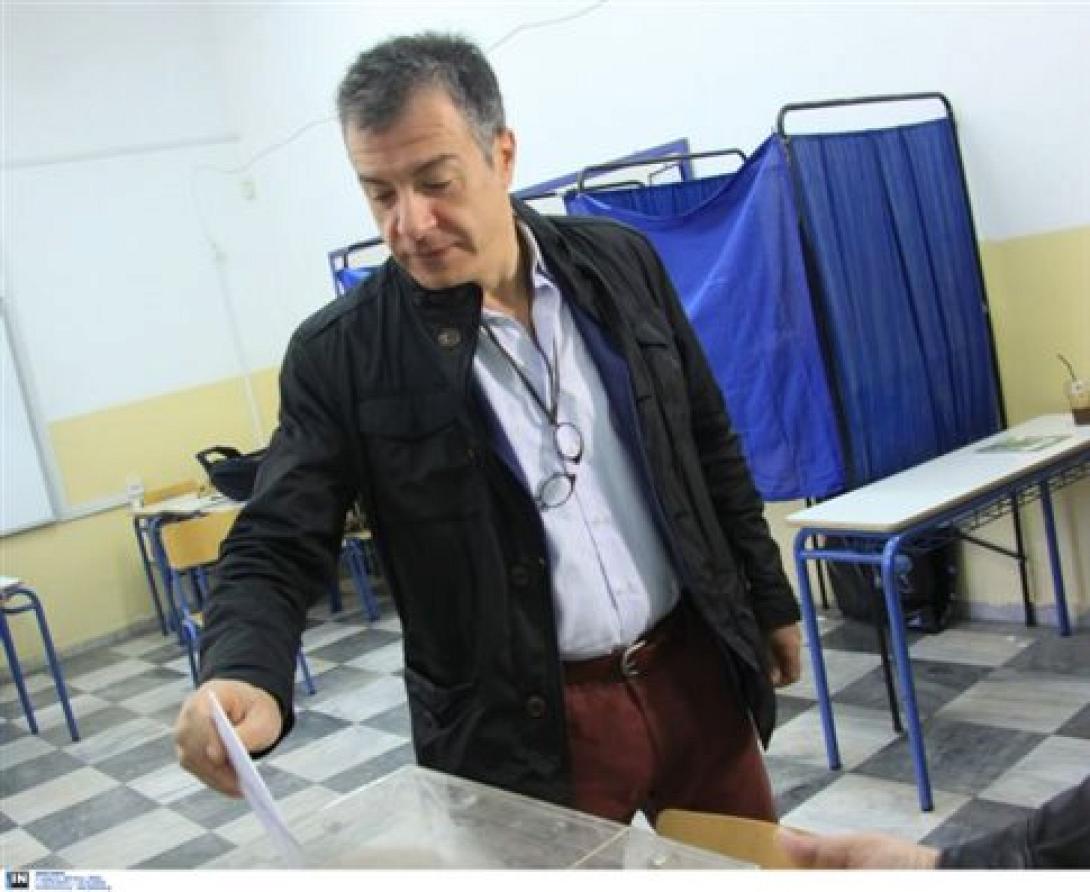 theodorakis.jpg