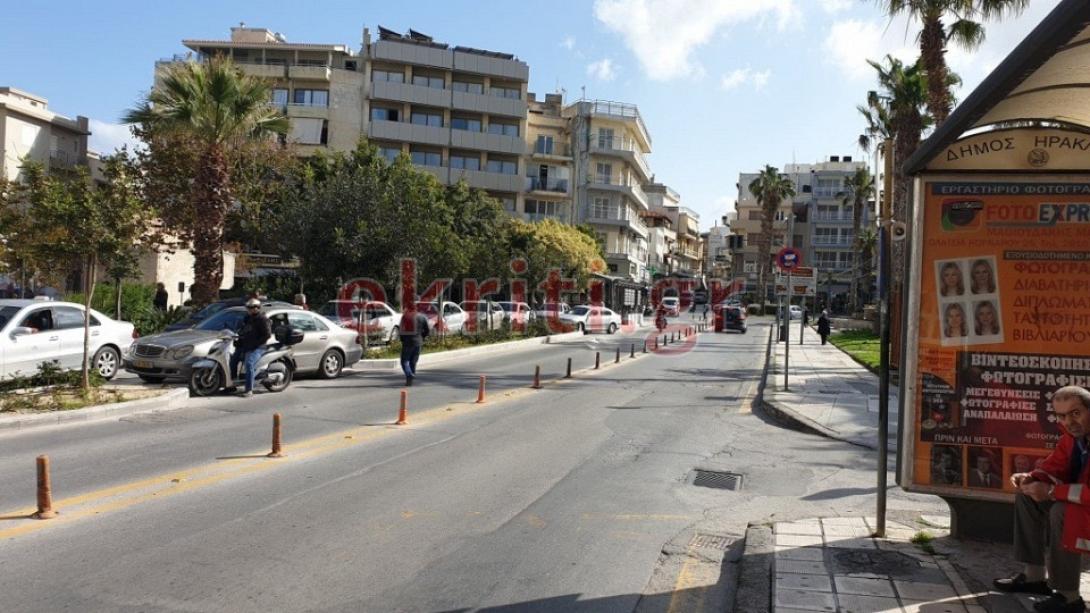 Η πλατεία Κορνάρου, στις 10 το πρωί.