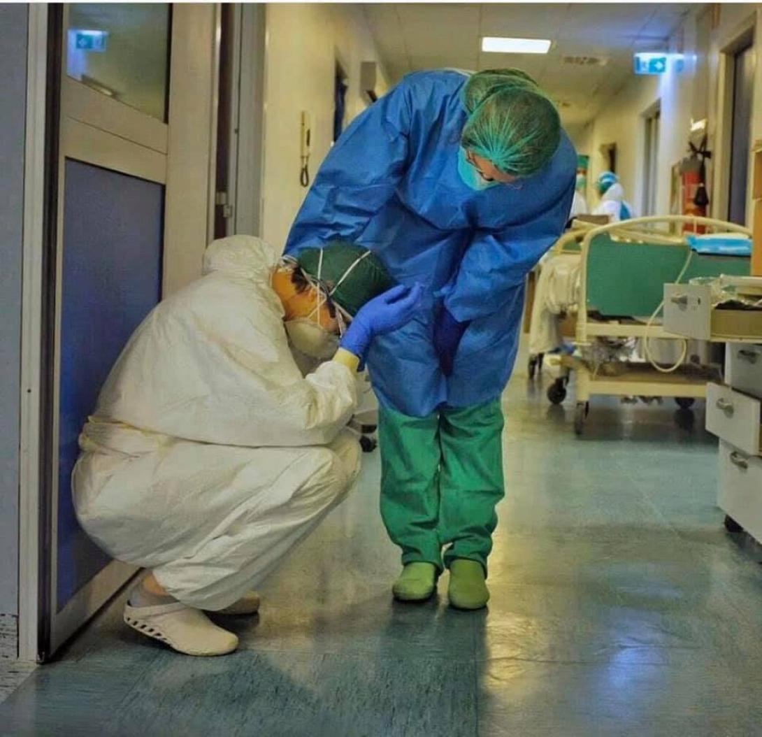 Ιταλός νοσηλευτής-κορωνοϊός
