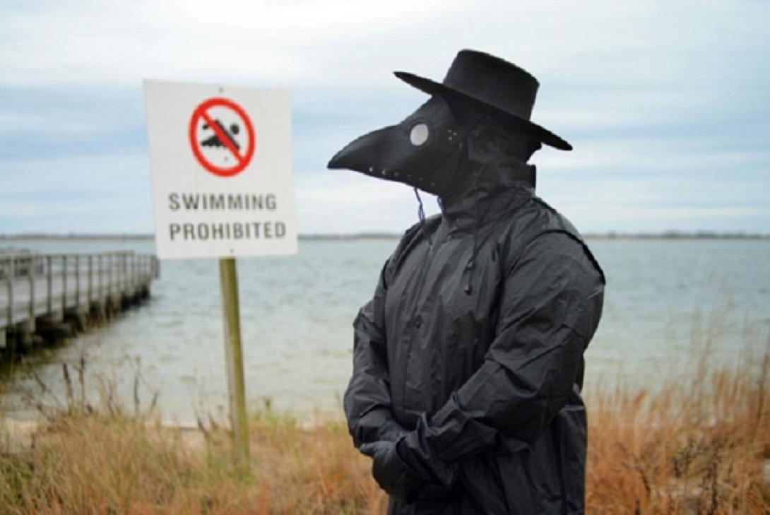 Ο Van Sise φωτογράφησε τις πιο περίεργες μάσκες