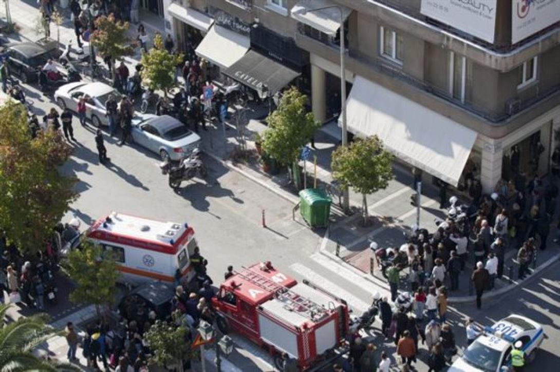 Θεσσαλονίκη: Μοιραίο παιχνίδι για έναν 13χρονο - Έπεσε στο κενό, σε φωταγωγό πολυκατοικίας