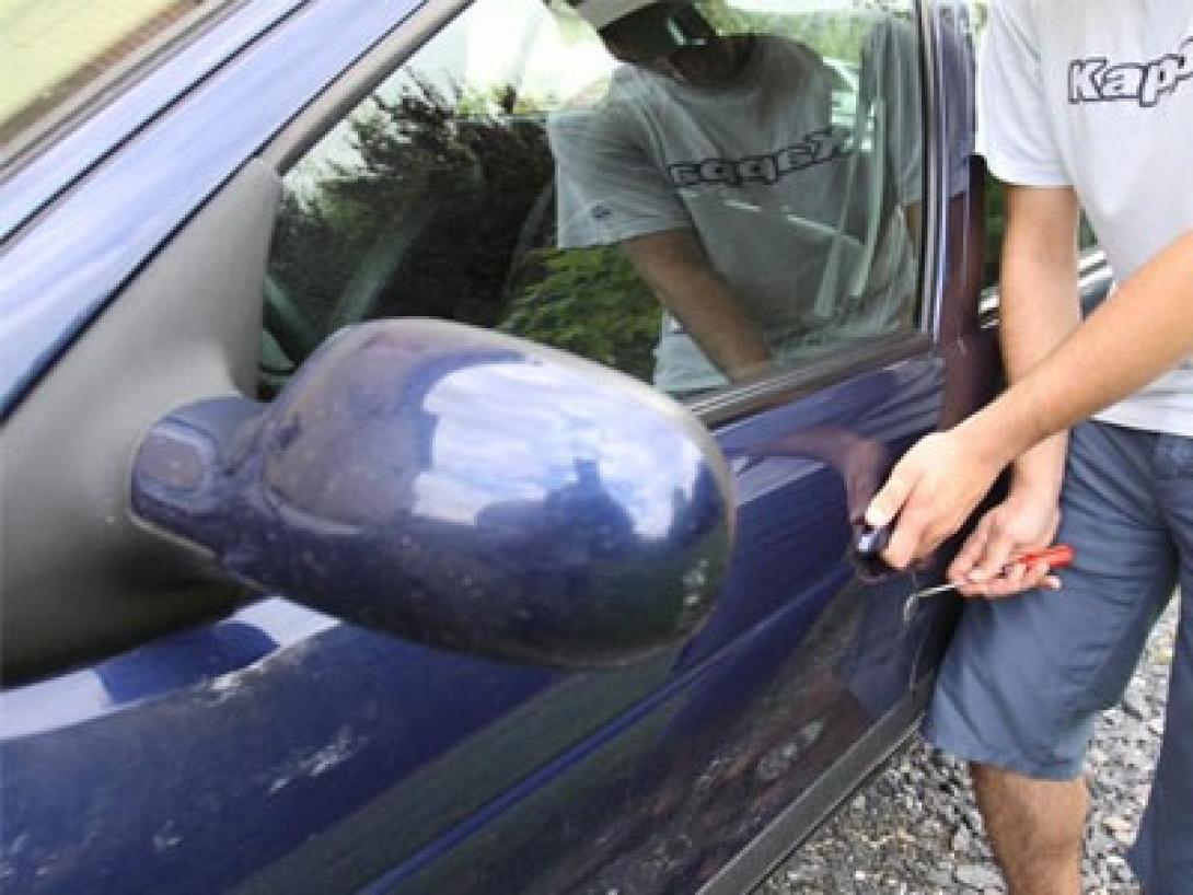 διάρρηξη αυτοκίνητο