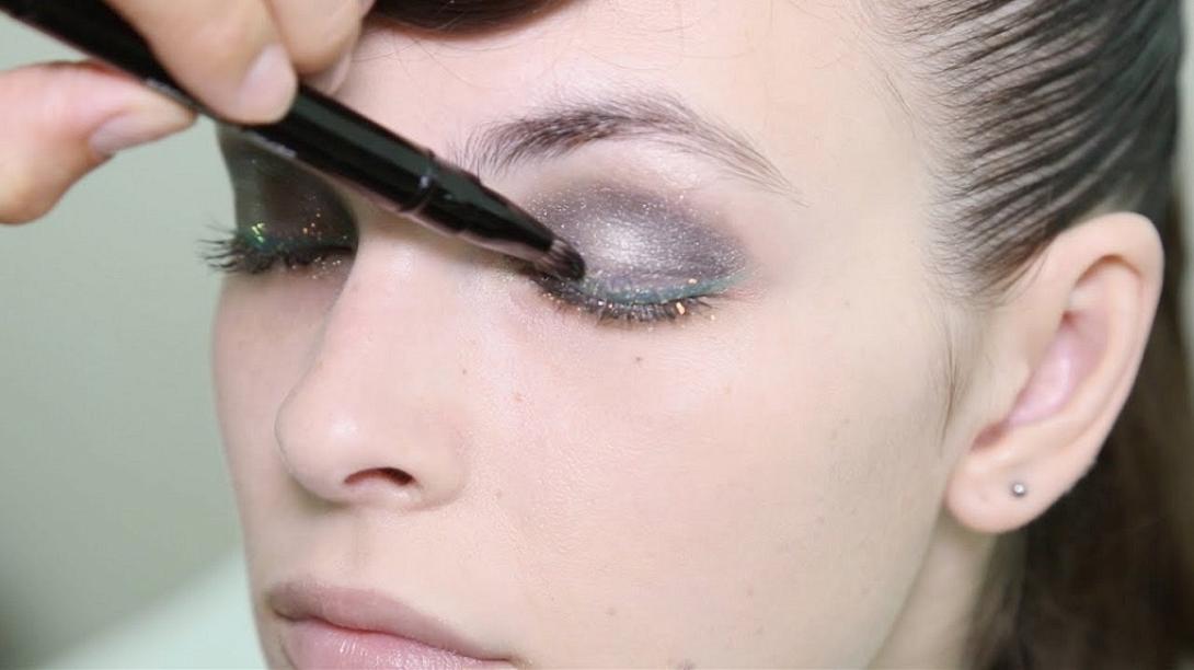 μολυβι ματιών-μακιγιάζ.jpg