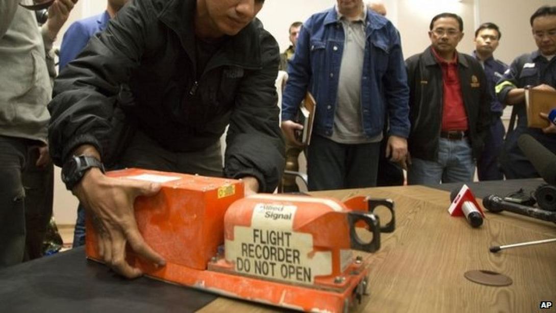 Στη Bρετανία τα "μαύρα κουτιά" του αεροσκάφους των Μαλαισιανών Αερογραμμών