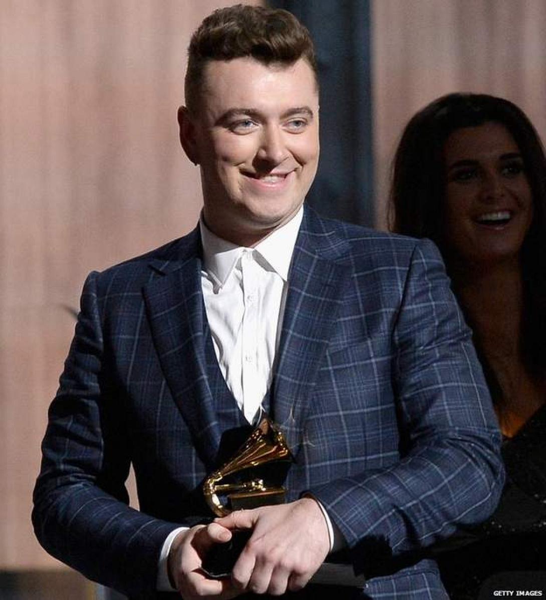 Στον Βρετανό Σαμ Σμιθ το Grammy για το καλύτερο τραγούδι της χρονιάς (βίντεο)