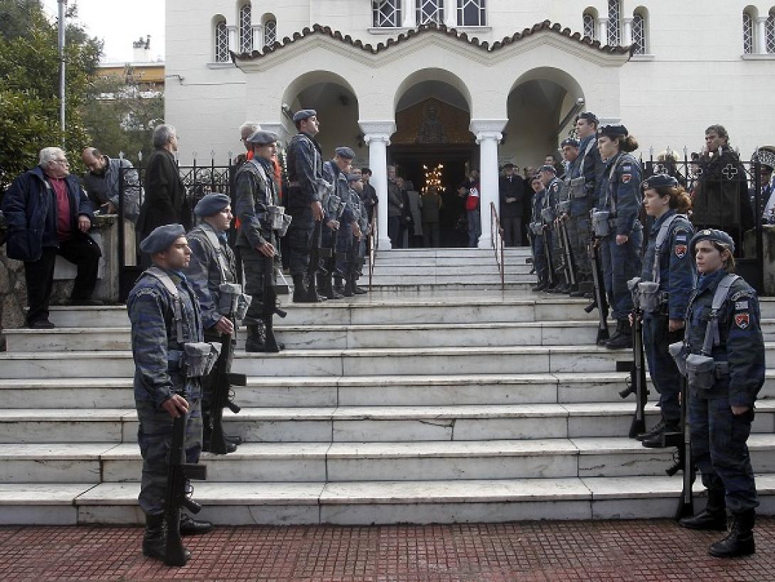 Το τελευταίο "αντίο" στο σμηναγό Παναγιώτη Λάσκαρη
