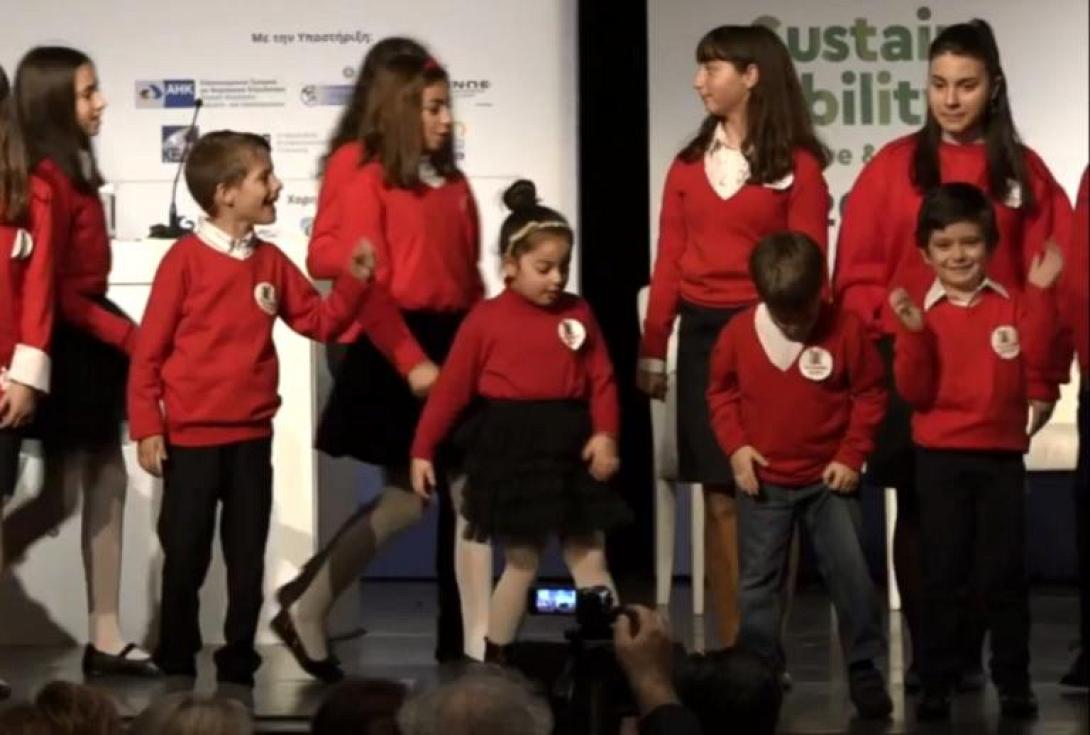 Άδωνις Γεωργιάδης: O μικρός του γιος λέει τα κάλαντα στα αρχαία ελληνικά .jpg