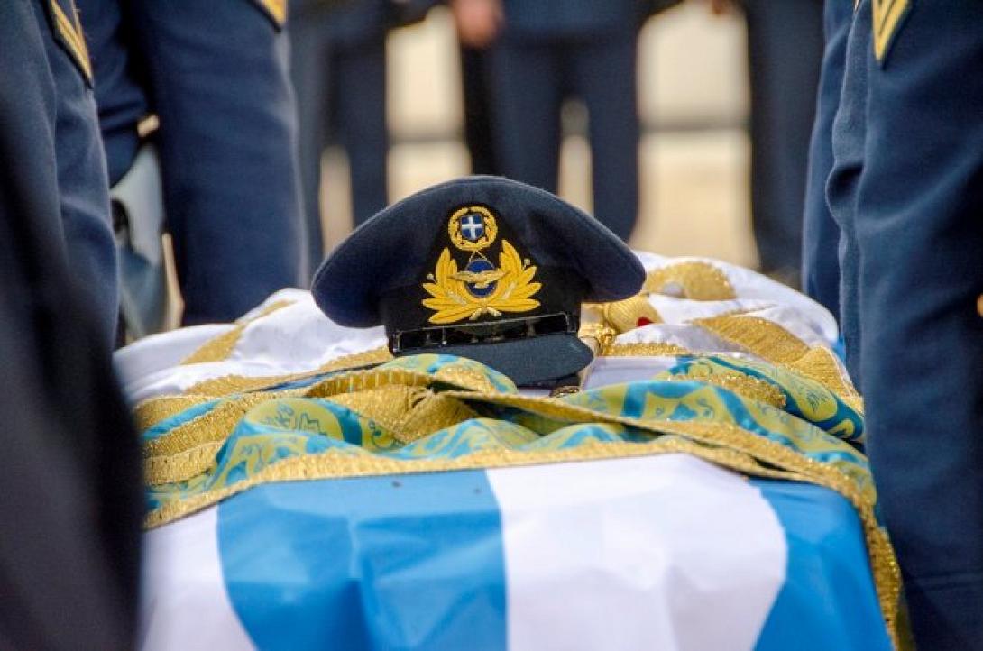 κηδεια αεροπορος.jpg