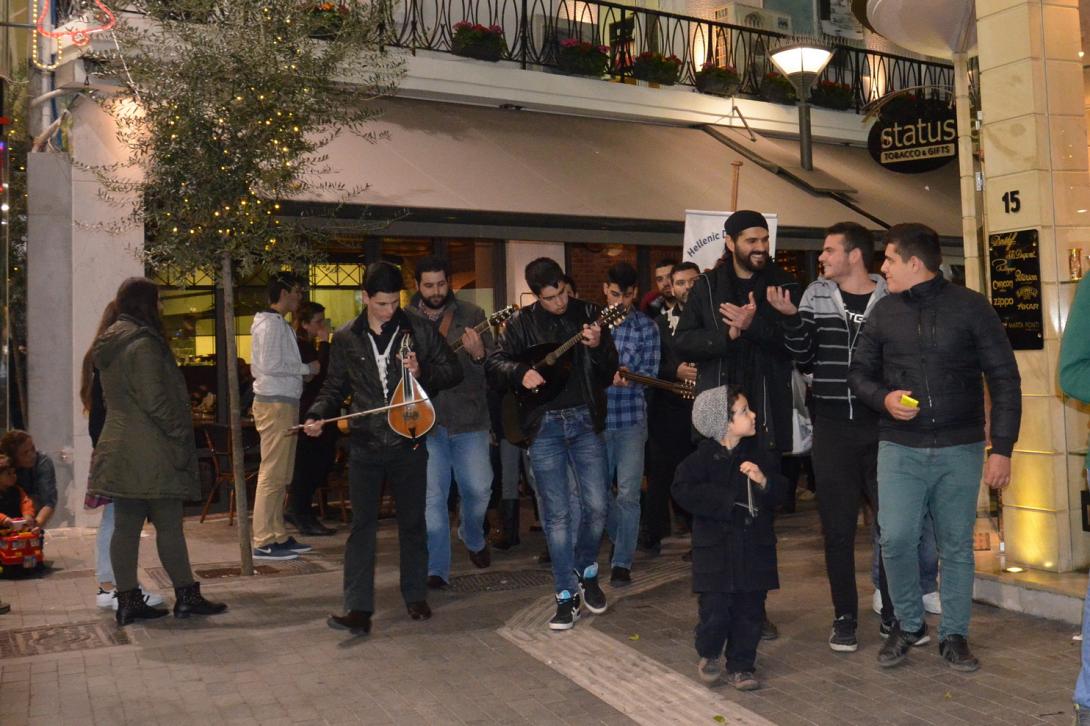 Ξύπνησαν μνήμες από την παραδοσιακή καντάδα του ομίλου "Αετογιάννη"