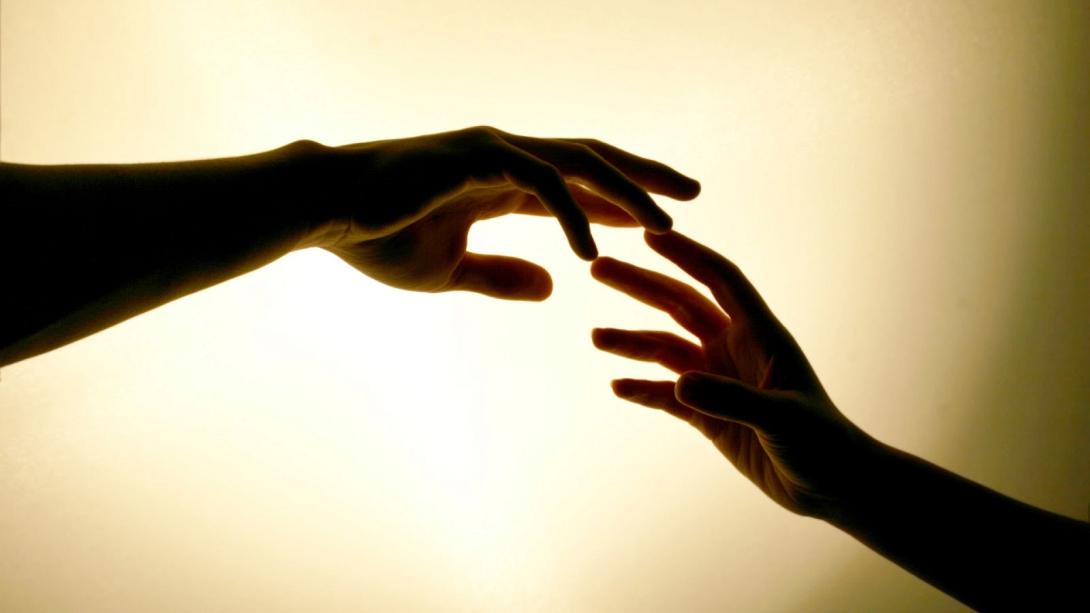 Πρώτη φορά δημιουργήθηκε τεχνητό χέρι που νιώθει το άγγιγμα