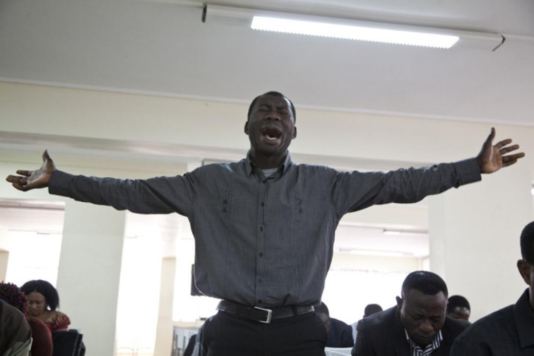 Ο Αλέξης Τσίπρας βρίσκεται μέσα στις προσευχές των Αφρικανών (βίντεο)