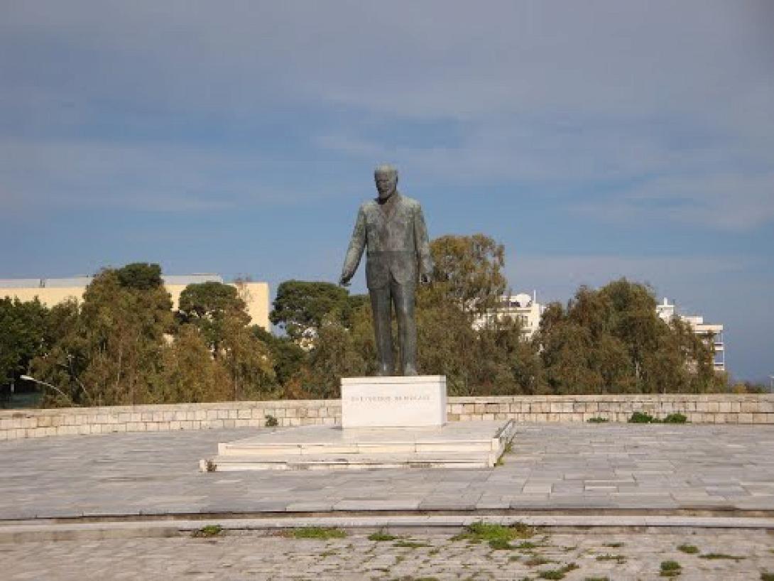 Ηράκλειο: Σε κρίσιμη κατάσταση η γυναίκα που έπεσε από τα Τείχη