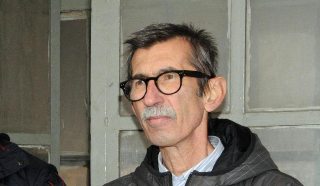 6.000 σταυροί στον Μπάμπη Αγγουράκη ...