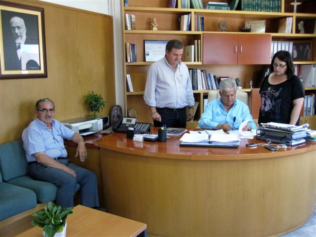 Aσφαλτόστρωση και δημιουργία διόδου διέλευσης πεζών στην Αγία Πελαγία