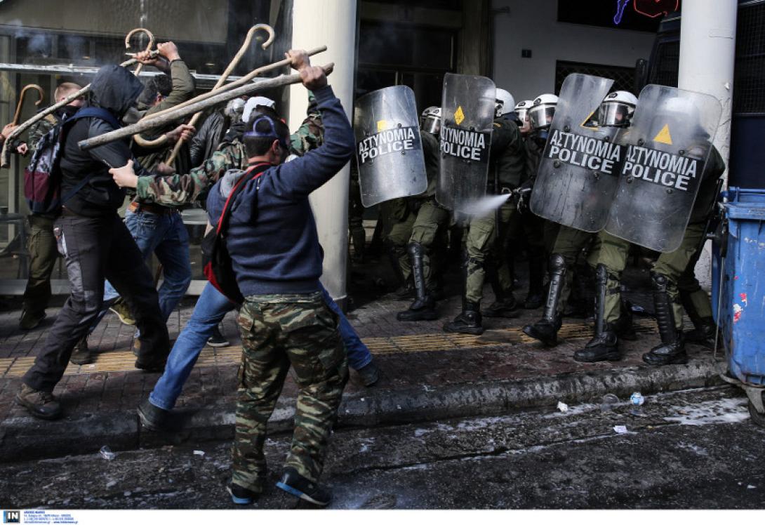 αγροτες αθηνα.jpg