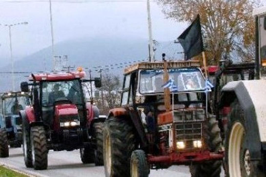 Αγρότες απέκλεισαν την Εθνική Οδό Πατρών – Πύργου