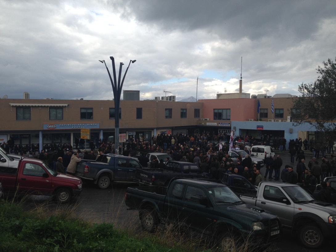 Απέκλεισαν τις Δ.Ο.Υ της Κρήτης οι αγρότες 
