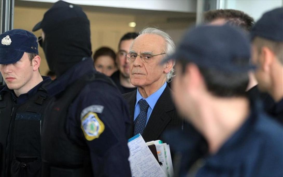 Αρνείται κάθε συμμετοχή στο κύκλωμα εκβιαστών ο 'Ακης Τσοχατζόπουλος