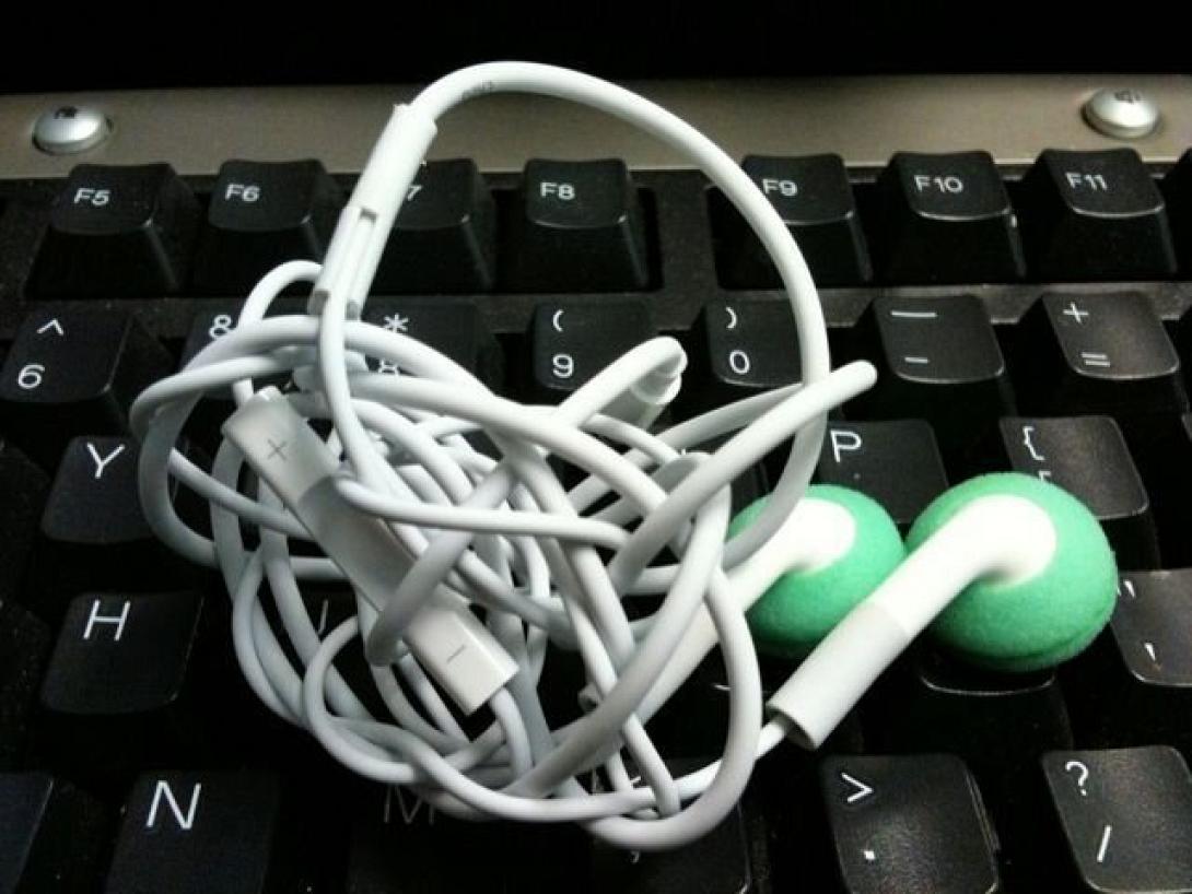 Μπερδεύουν τα ακουστικά σας: Δείτε γιατί