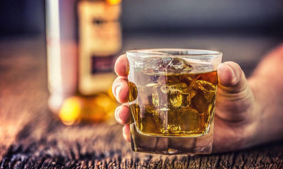 αλκοόλ ανήλικος