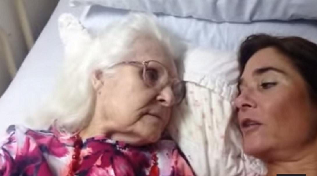 Συγκινητικό: Θυμήθηκε την κόρη της μετά από χρόνια (βίντεο)