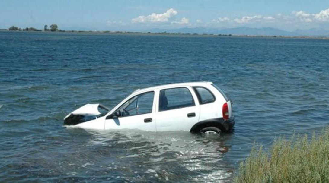 αμαξι θάλασσα