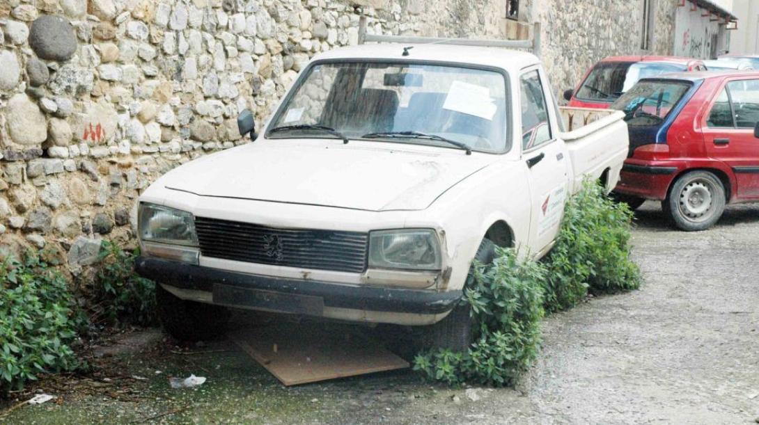 εγκαταλελειμμένα αυτοκίνητα