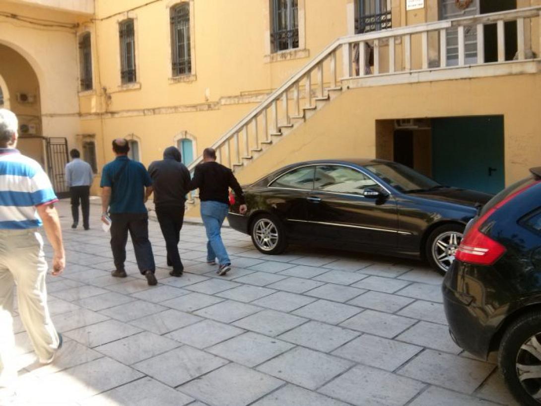 πατερας κακοποιηση