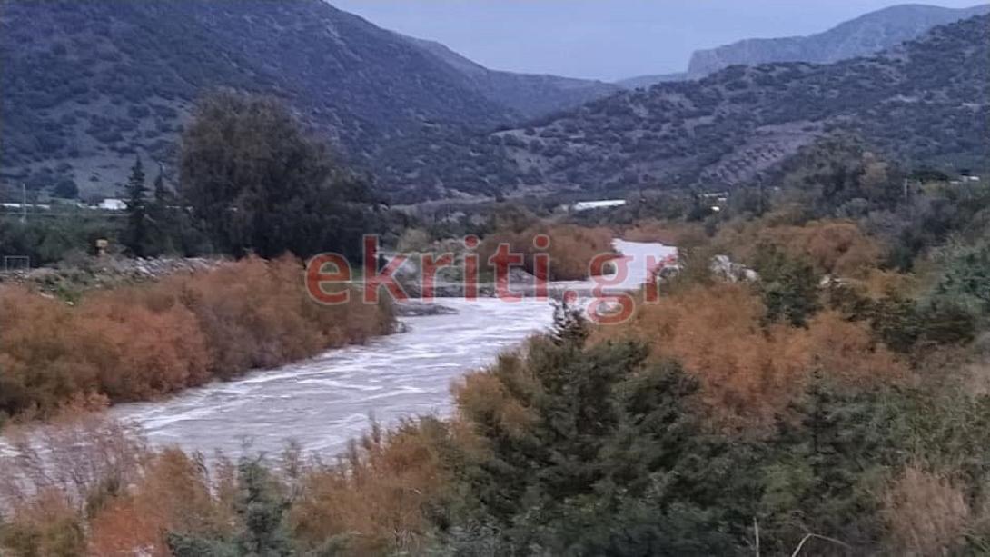 Ορμητικά τα νερά στον Αναποδάρη